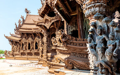 Fototapeta na wymiar The Sanctuary of Truth - an all-wood temple in Pattaya, Thailand - is a remarkable place. It is not only made of wood (no spikes or screws). It literally has millions of carved-in details.