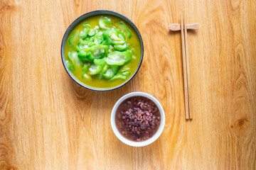 Summer recipe red bean porridge with fried loofah