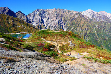中部山岳国立公園。北アルプス、八方尾根より白馬岳と八方池を望む。