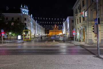 Fototapeta premium streets and buildingsin the Tartu at night 