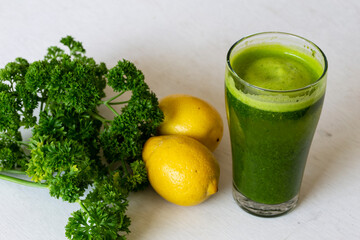 Lemon and Parsely Detox Juice