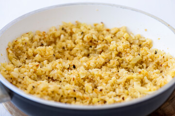 Cauliflower rice in the pan