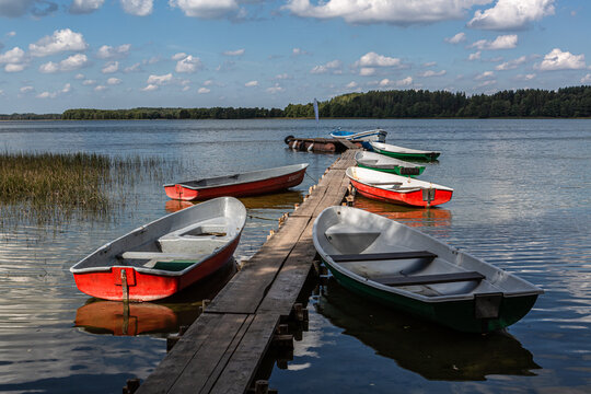 Boats and boat moorings on the lake