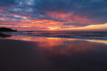 Fototapeta premium Sunrise on the Beach of Phan Thiet, Vietnam