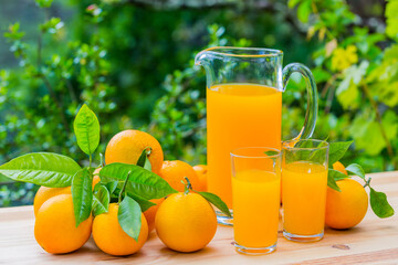juice and oranges