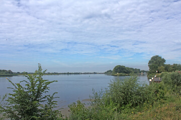 Blick &uuml;ber die Elbe am Beachclub Geesthacht