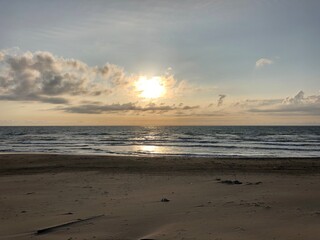 日本海に沈む太陽