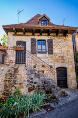 Dans le village de Loubressac
