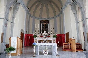 Fototapeta na wymiar Calitri - Altare della chiesa di San Canio Martire