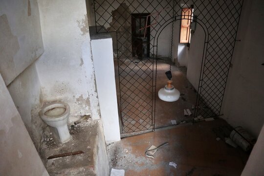 Calitri - Interno di una casa abbandonata