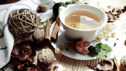 Obraz na płótnie Canvas cup of tea with the currant, still-life with currant