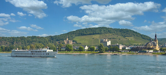 Blick über den Rein auf Bad Hönningen,Rheinland-Pfalz,Deutschland