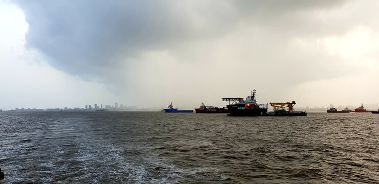 rainy eather in the mumbai