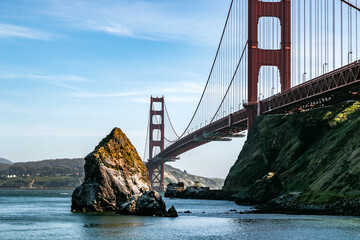Golden Gate Bridge mit Fels, San Francisco
