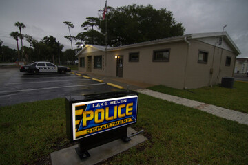 Fototapeta premium Lake Helen Florida police station