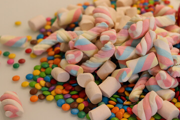 Different sweets decorating a beautiful party table.