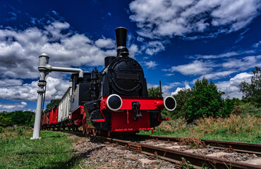 Obraz premium Black historical steam locomotive