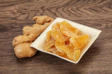 Dry sweet ginger in the bowl