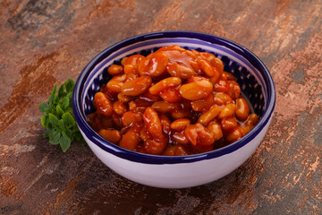 Baked kidney with tomato sauce