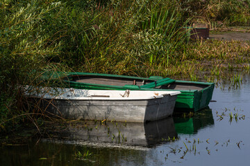 Boats and boat moorings on the lake