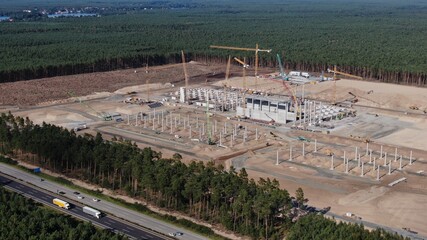 Obraz premium Baustelle der Tesla Gigafactory in Grünheide bei Berlin