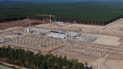 Obraz premium Baustelle der Tesla Gigafactory in Grünheide bei Berlin