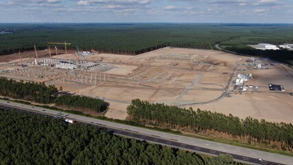 Baustelle der Tesla Gigafactory in Gr&uuml;nheide bei Berlin