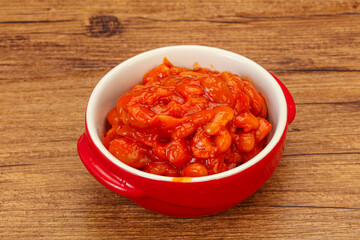Baked kidney with tomato and pepper