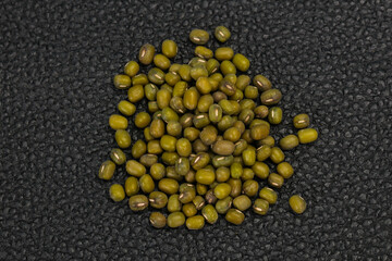 Dry raw beans mung for cooking