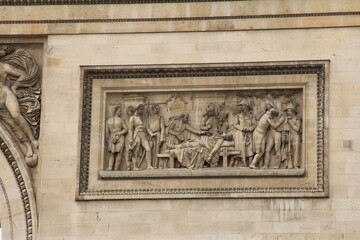 Fototapeta na wymiar 凱旋門にある壁の彫刻
