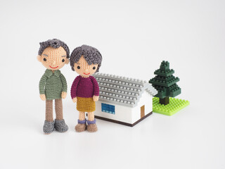 あみぐるみ人形　家と車