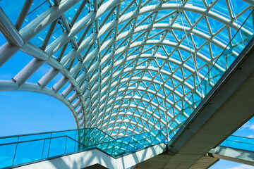 Fototapeta premium Peace Bridge over the Mtkvari river, Designed by Italian architect Michele de Lucci, Tbilisi, Georgia, Caucasus, Middle East, Asia