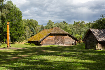Obraz premium Old wooden traditional house in lithuania