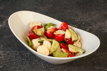 Salad with vegetables and mozzarlla