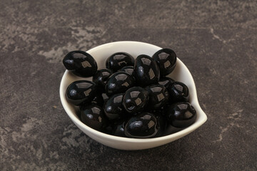 Black olives in the bowl