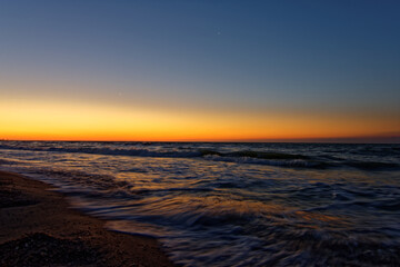 Fototapeta na wymiar Beautiful sea in the early morning