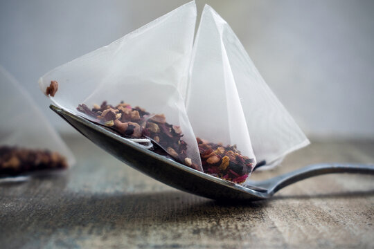 in a tablespoon there are two transparent tea bags