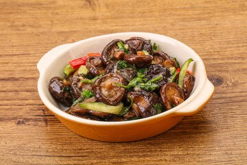 Marinated shiitake mushrooms with herbs