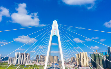 Obraz premium 中国广东省佛山市奇龙大桥