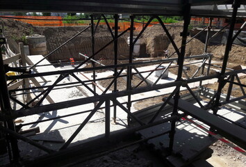 Lavori in corso nel cantiere edile - business