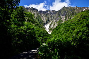 群馬県水上町　谷川岳　新緑の一ノ倉沢
