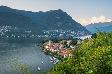 Obraz premium Panoramic view of Torno and lake Como in Italy 