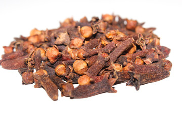 A picture of cloves with white background