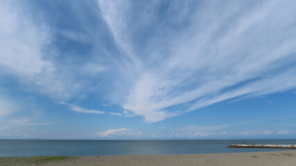 二見の砂浜と青空