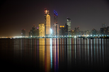 Fototapeta premium The Night panorama of Abu Dhabi, UAE