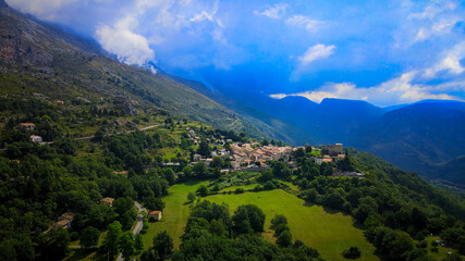 Fototapeta na wymiar National Park of Prealpes D Azur in France - awesome landscaoe - wide angle view