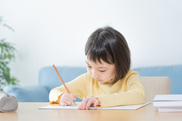 アジア人　子供　勉強　ポートレート
