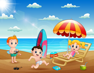 Obraz na płótnie Canvas Summer holiday with children on tropical beach