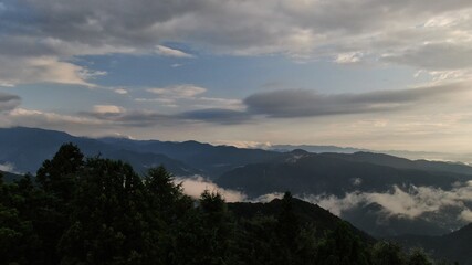 Fototapeta premium 日の出山の朝日と雲海