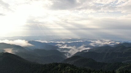 Fototapeta na wymiar 日の出山の朝日と雲海